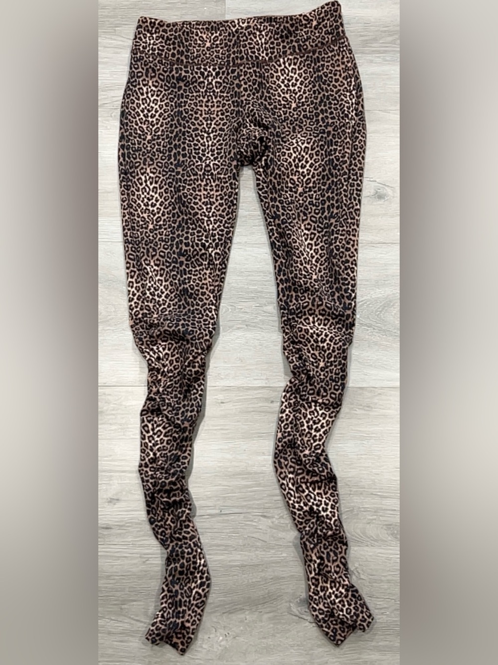 KiraGrace Leopard Print Active Leggings Size Medium Yoga Workout Animal Print